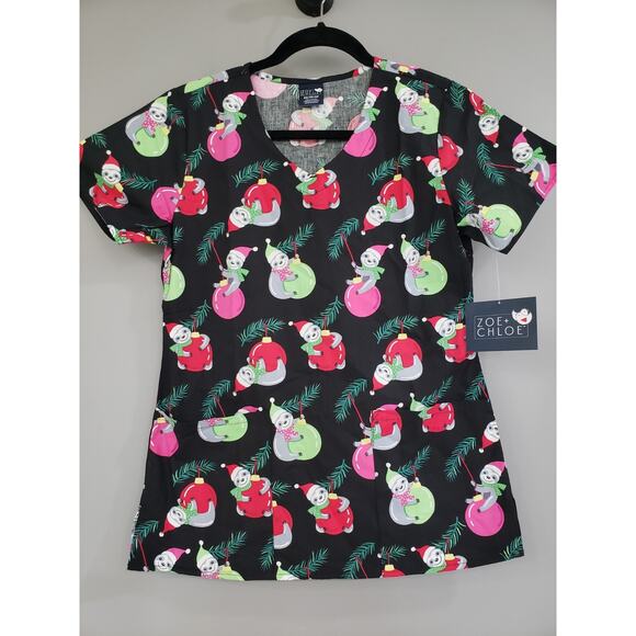 NEW‎ WOmen's XS - CHRISTMAS HOLIDAY SCRUB TOP medical pockets vet animals - Picture 1 of 5